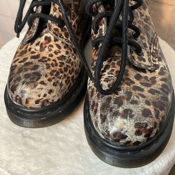 RARE Dr. Martens 14610 10 loophole laceup Leopard Printed Boots FLAW - Picture 7 of 10